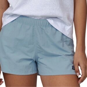 Patagonia Women's 2.5 in baggies shorts , size L